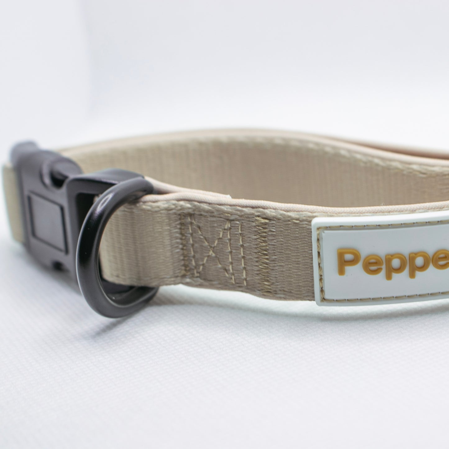 Adjustable Collar: Beige