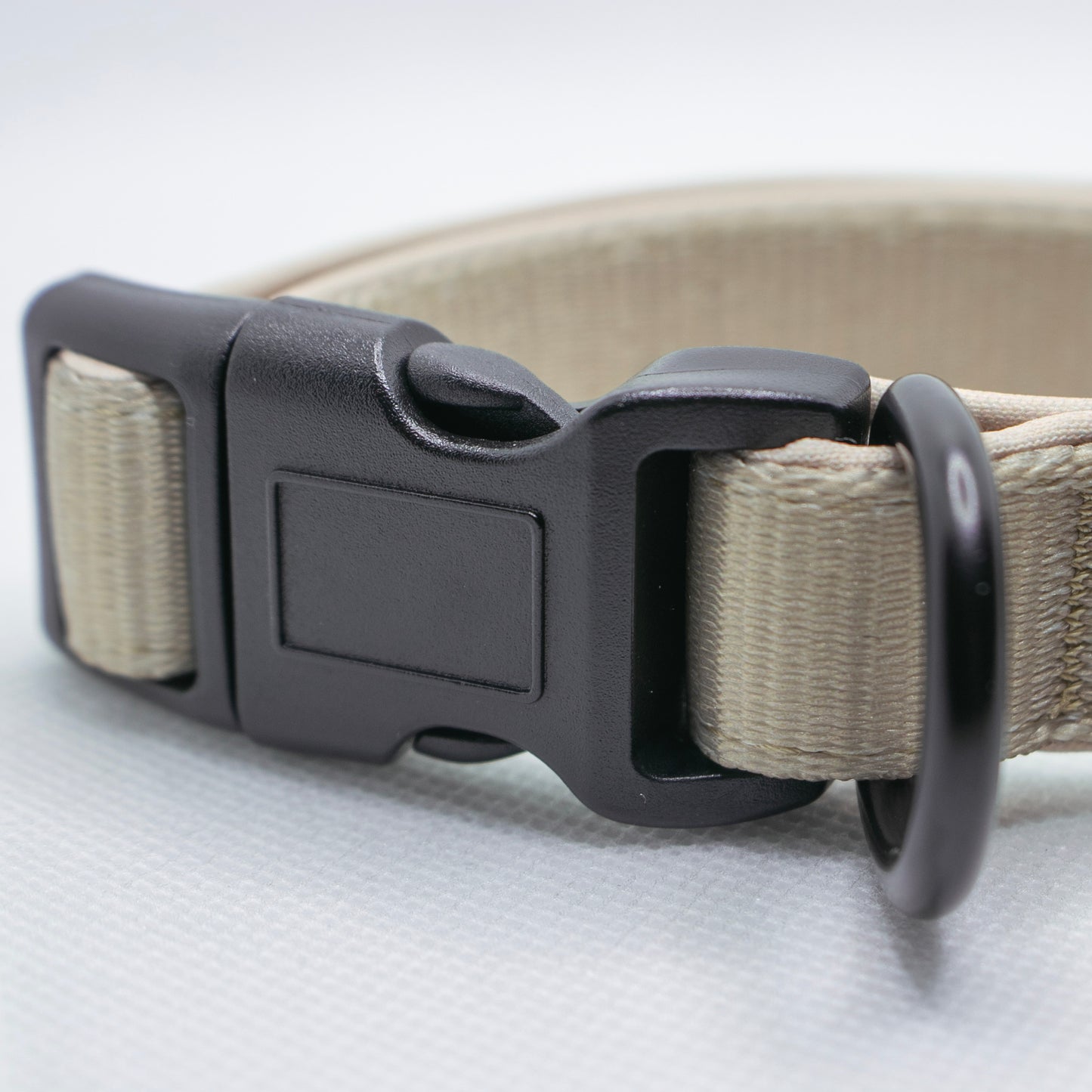 Adjustable Collar: Beige